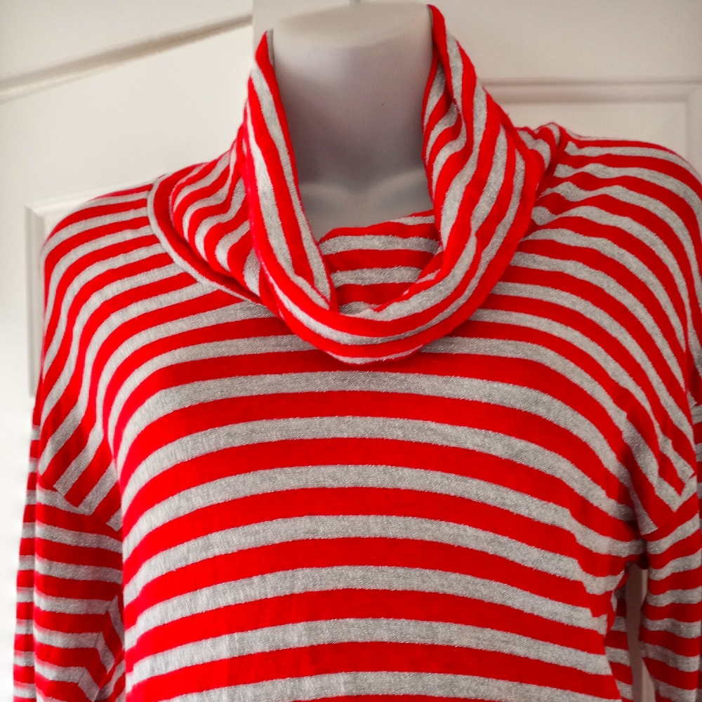 Splendid stripe turtle neck size small
